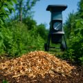 Gartenhäcksler Test 2026 – die besten Häcksler für Äste und Gartenabfälle